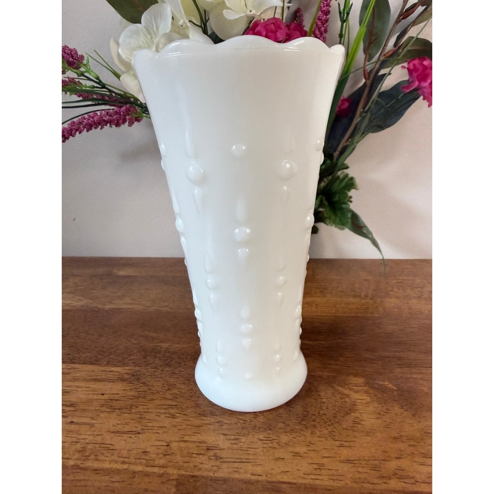 Vintage Anchor Hocking Milk Glass Teardrop Pearl Vase Scalloped Floral Vase